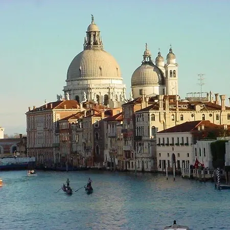 Κατάλυμα σε φάρμα Ca' Alleata